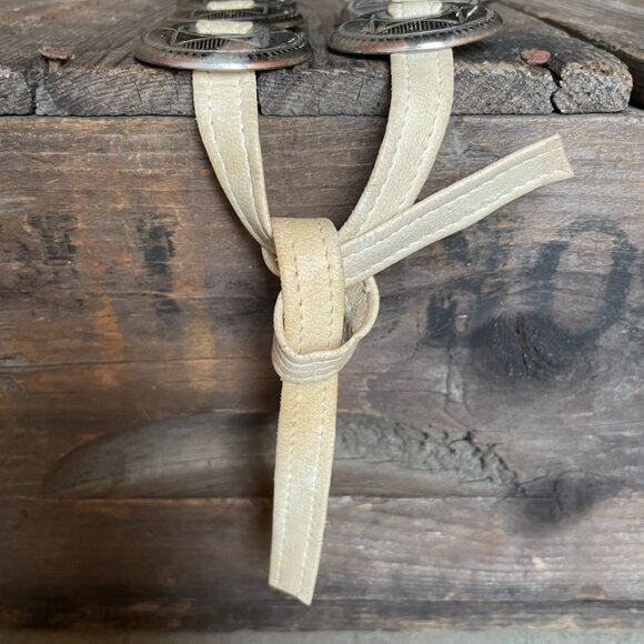 Vintage Southwest Conchos on White Leather Lightweight Belt or Neckpiece - Picture 11 of 16